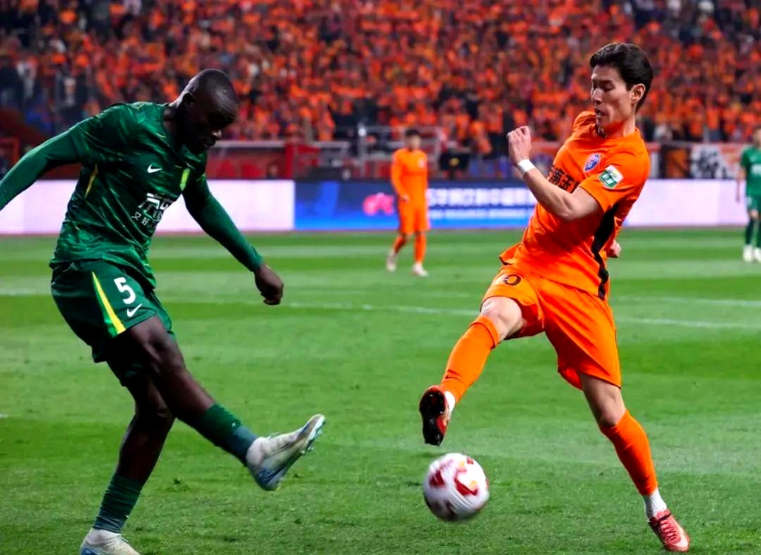 关于欧洲球队引进外援迅速提升实力，争夺冠军的信息