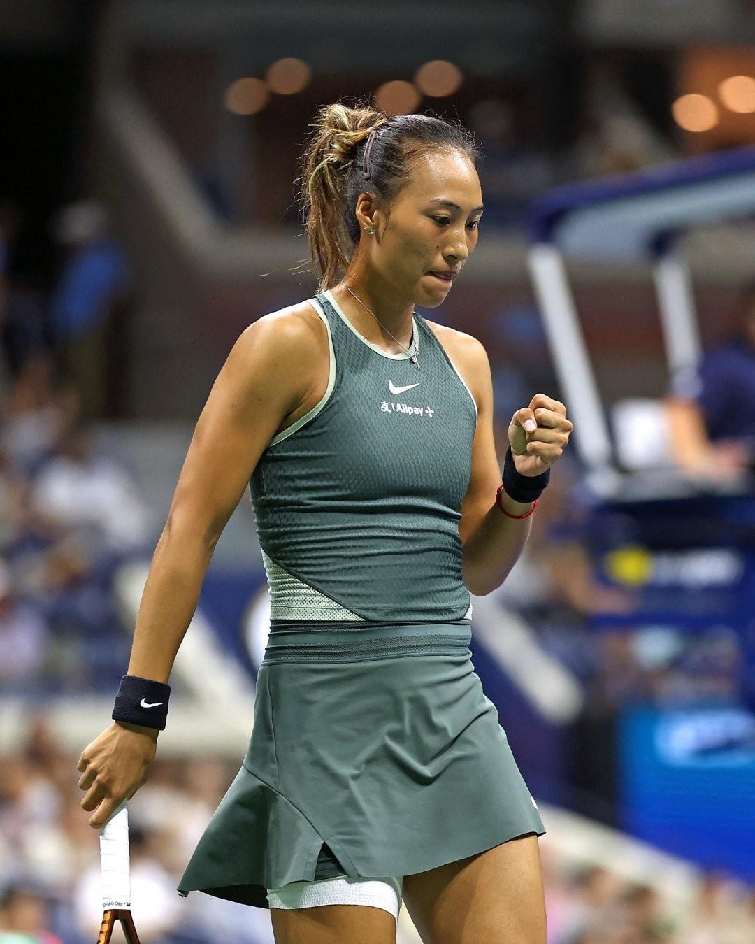  郑钦文手感滚烫，带领曼联惊险北京首钢，赛后一句话霸气侧漏