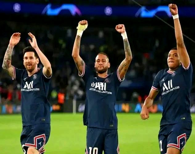 包含巴黎圣日耳曼士气爆棚，世界杯八强战遇上上海申花，目标明确直指晋级的词条